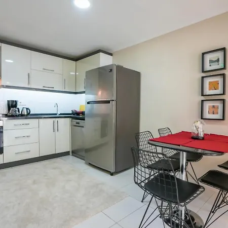 Modern Flat Near Hadrian's Gate