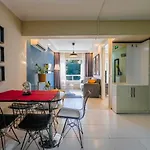 Modern Flat Near Hadrian's Gate Apartment